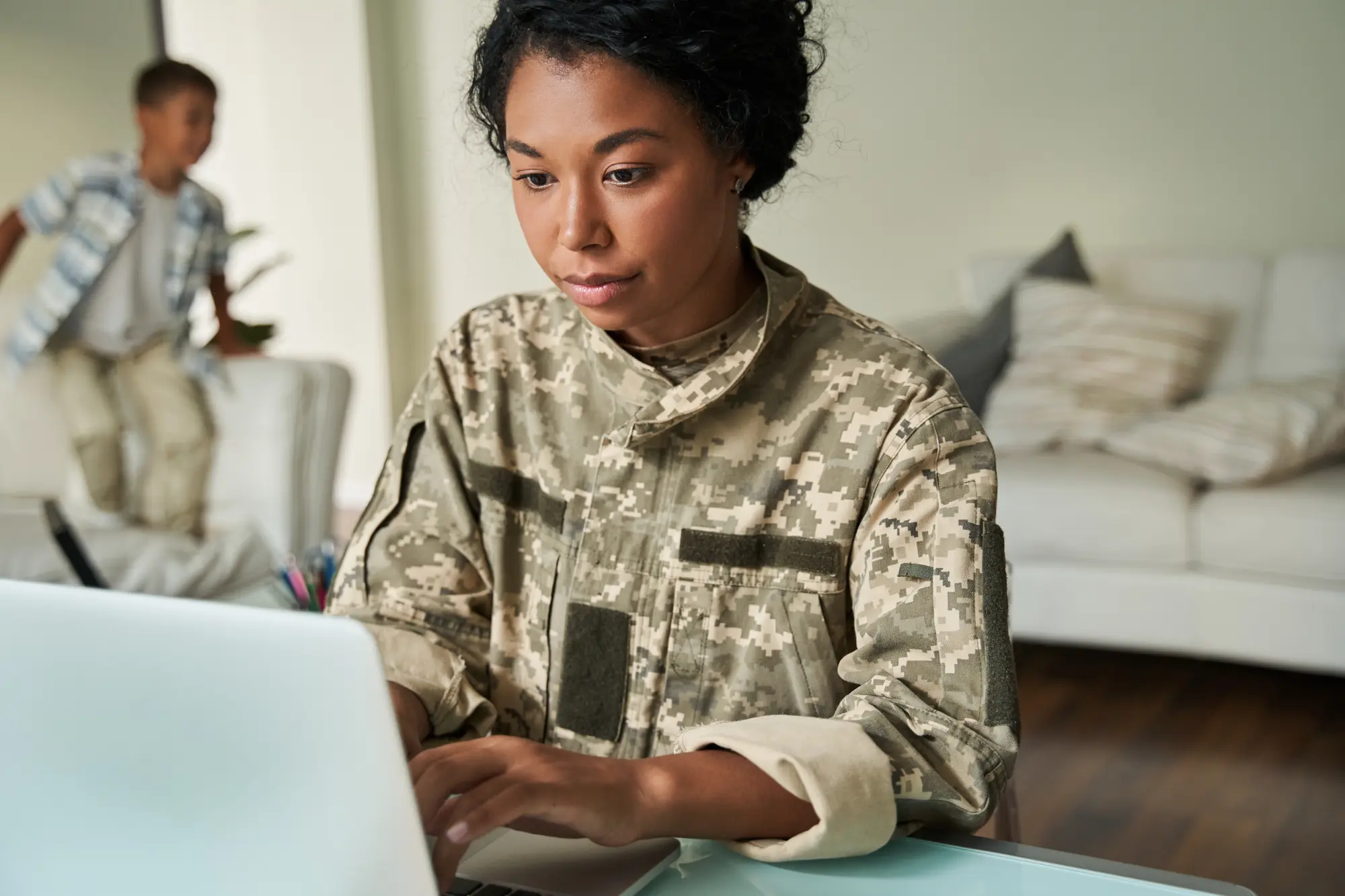Soldier Mom on Computer